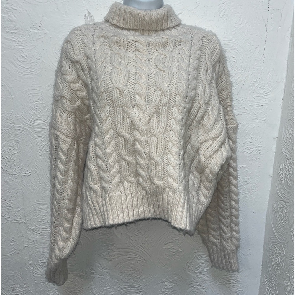 Scoop Ivory Super Soft Oversized Cropped Turtle Neck Sweater Pre-owned
